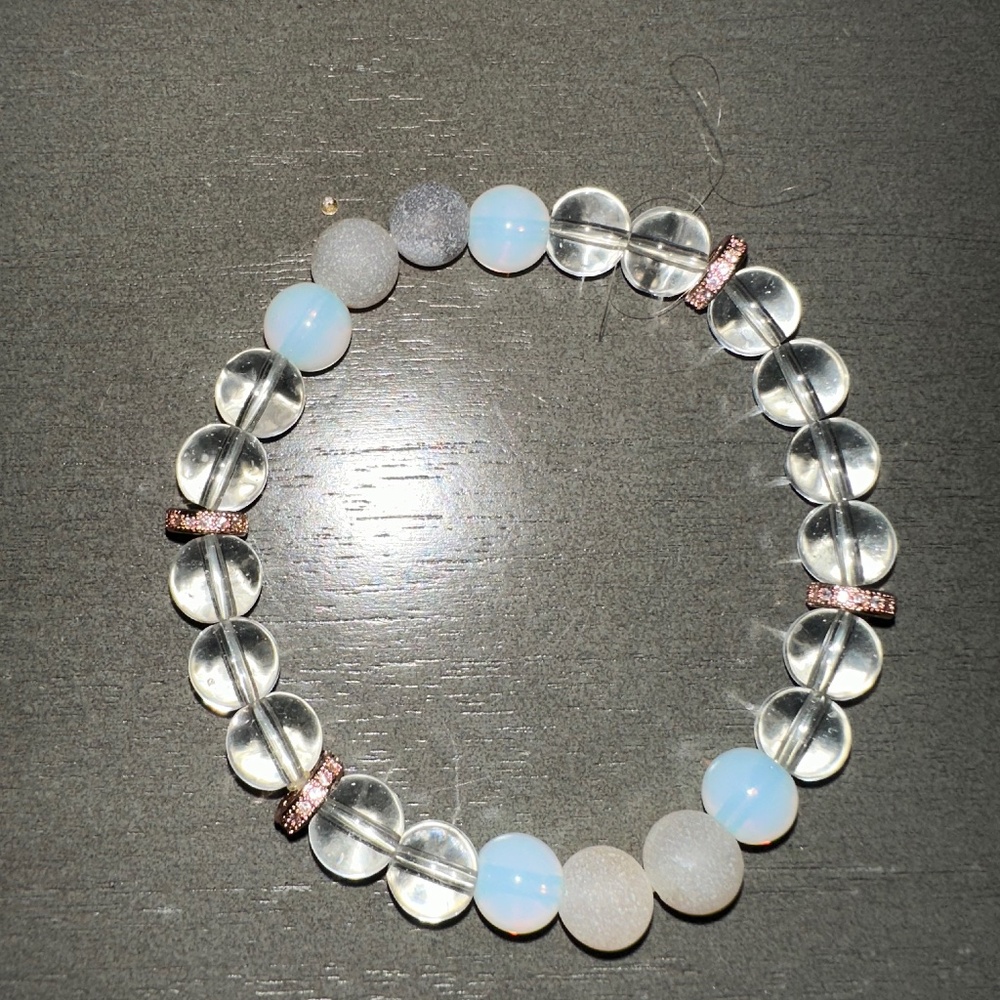 Clear beaded bracelet stretch